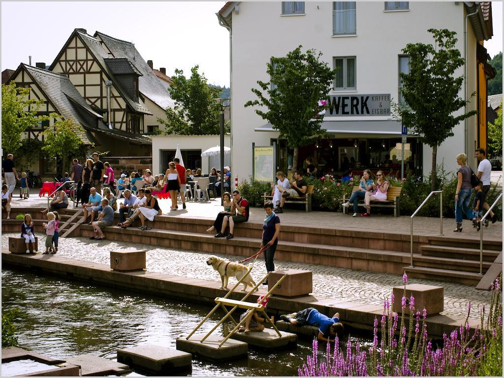 Gaestehaus Eschers Eiswerk Annweiler am Trifels Exterior foto